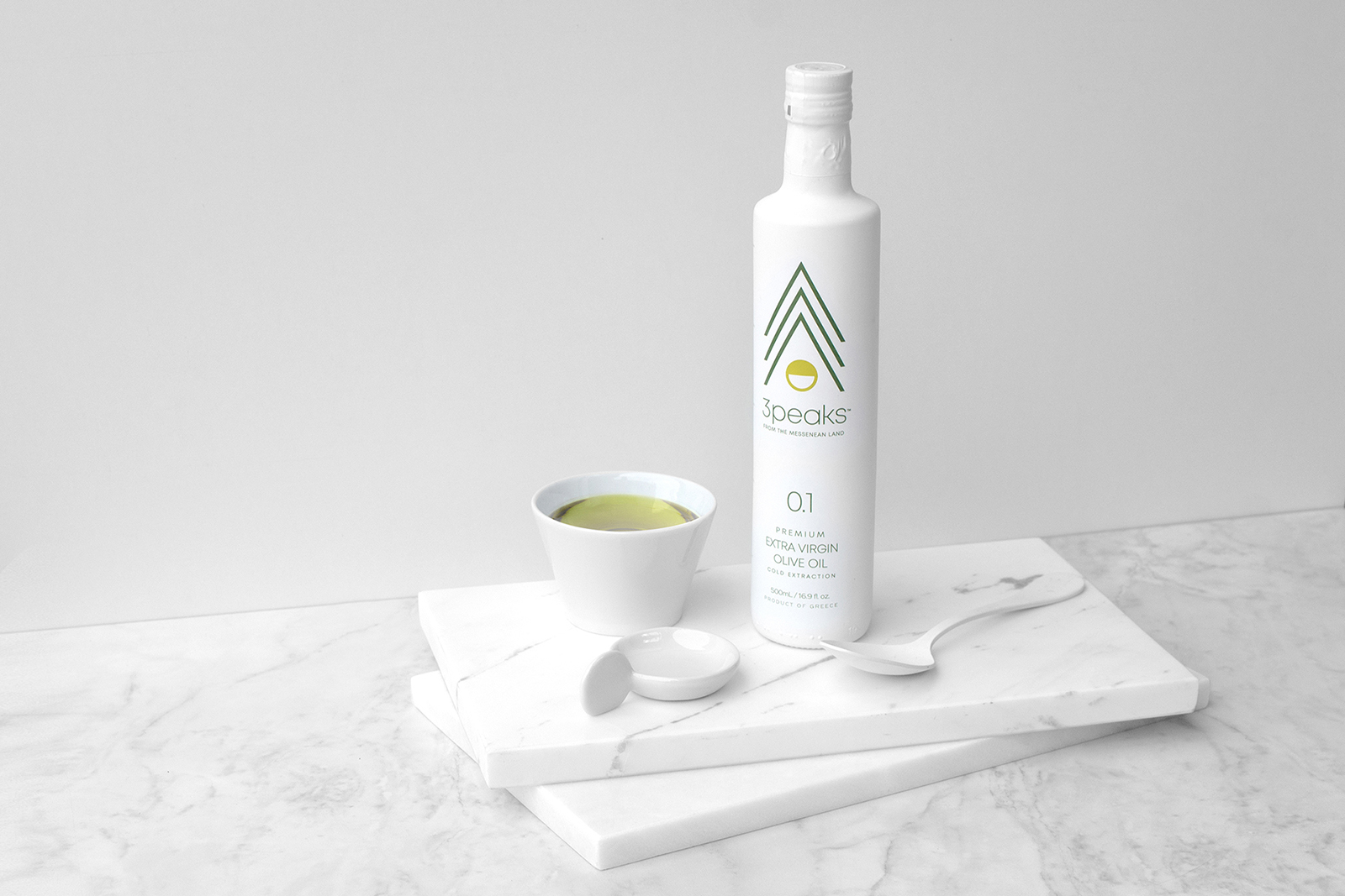 產(chǎn)自希臘的3 Peaks 特級(jí)初榨橄欖油包裝設(shè)計(jì)(圖3)