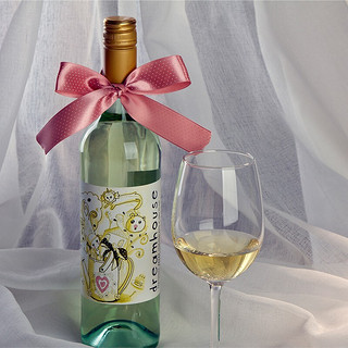 創(chuàng)意酒包裝設(shè)計(jì)亨蒂酒園夢(mèng)幻屋莫斯卡托甜白低起泡酒瓶產(chǎn)品包裝設(shè)計(jì)欣賞(圖4)