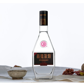 創(chuàng)意酒包裝設計經典清香型白酒瓶雙支裝產品包裝設計欣賞(圖4) 創(chuàng)意酒包裝設計經典清香型白酒瓶雙支裝產品包裝設計欣賞(圖4)